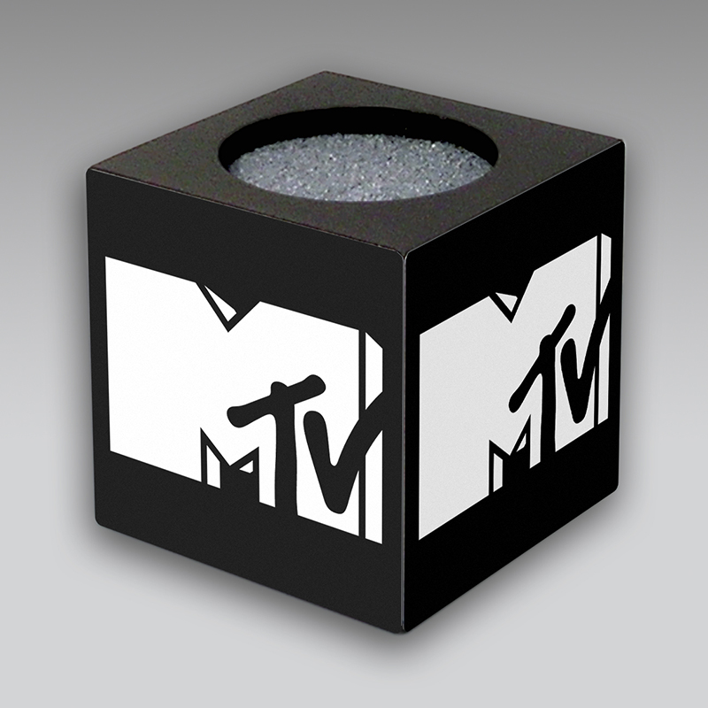 MTV mic flag