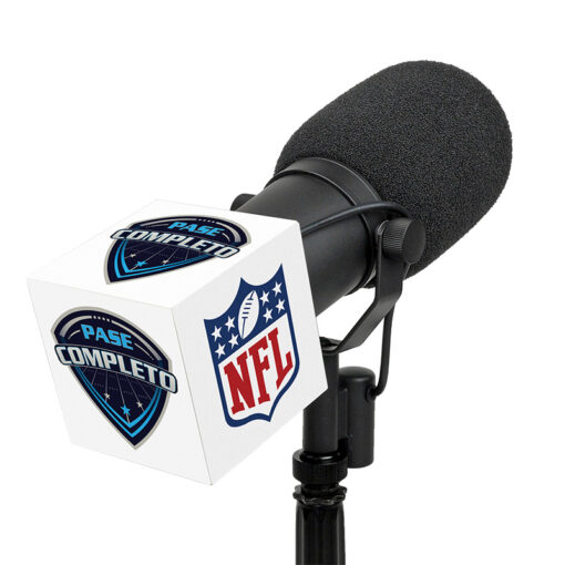 NFL Pase Completo studio mic flag on an SM7 microphone